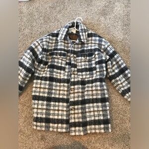 Universal threads flannel out wear. Size medium. Only worn twice.
